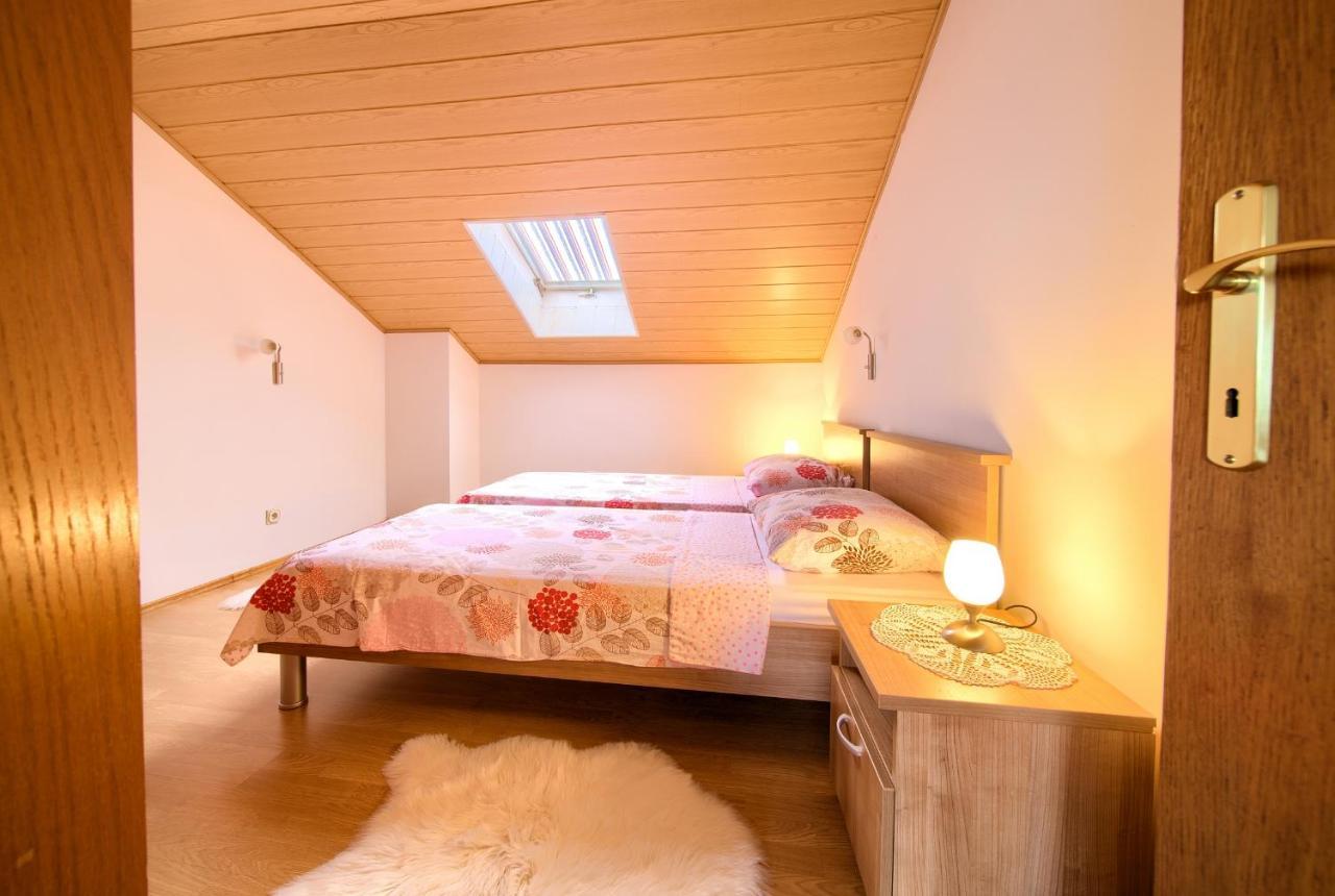 Apartment Mladen Krk Town Esterno foto