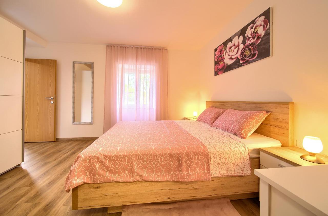 Apartment Mladen Krk Town Esterno foto