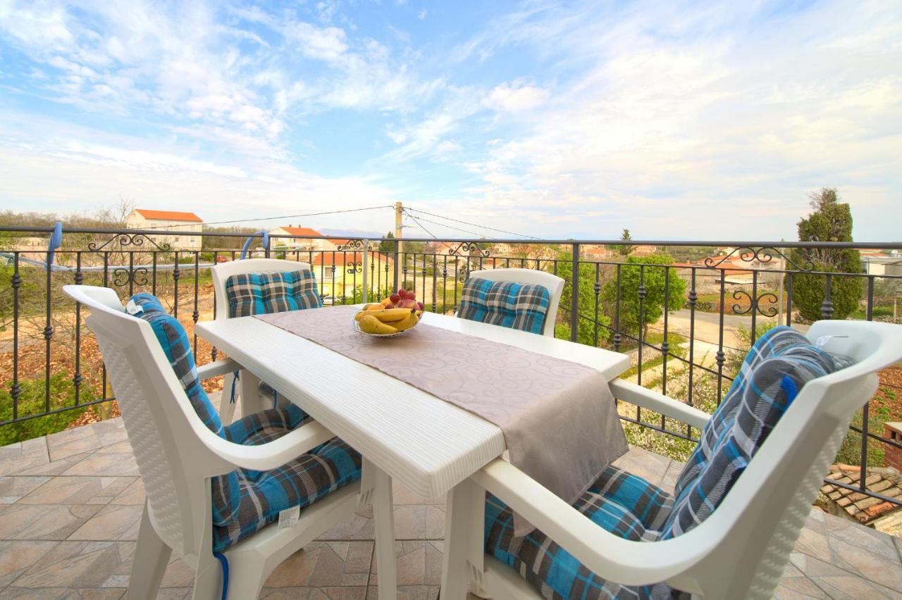 Apartment Mladen Krk Town Esterno foto