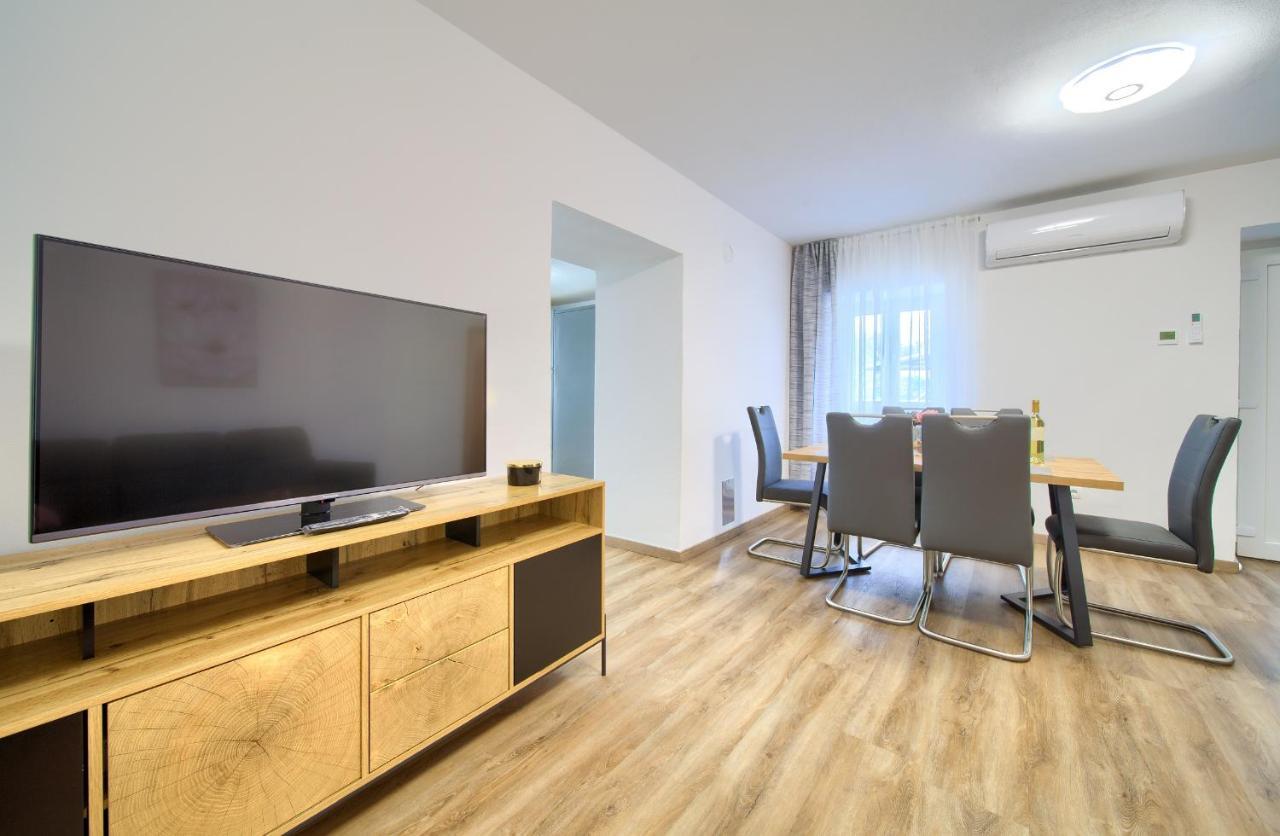 Apartment Mladen Krk Town Esterno foto